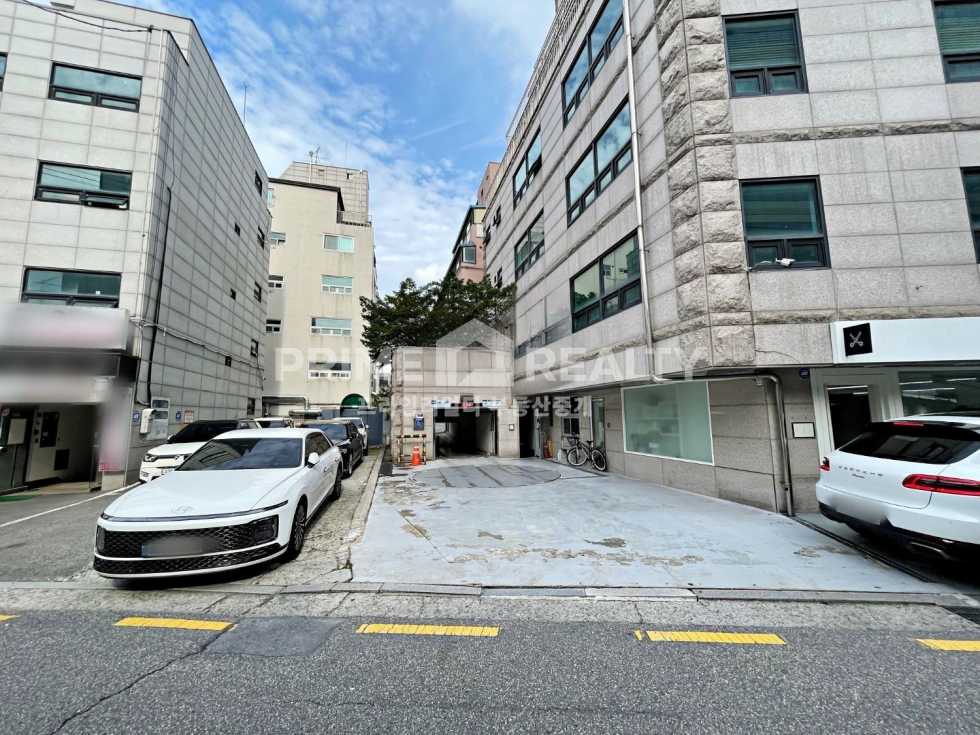 서울 강남구 신사동 신사동 사무실 임대 │ 신사역 도보 5분 │ 전용 58평 5룸 인테리어 완비 월세 매물번호 10188 사진 10