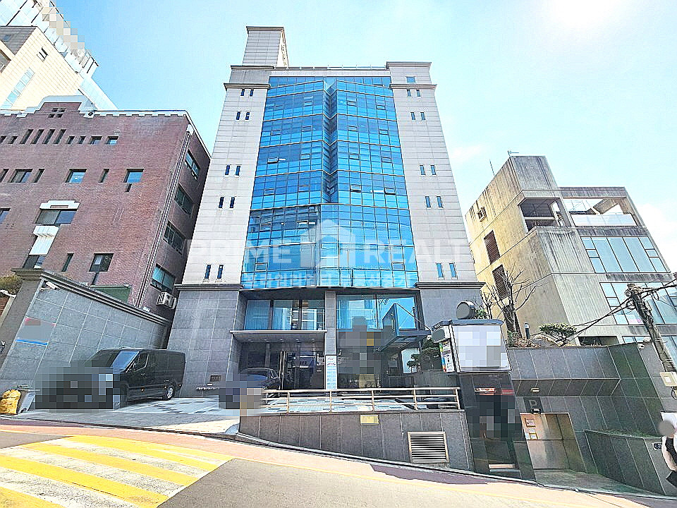 서울 강남구 논현동 강남구청 사무실 임대 │ 역세권 사무실│ 글라스 외관 │ 전용 44평 월세 매물번호 10193 사진 12