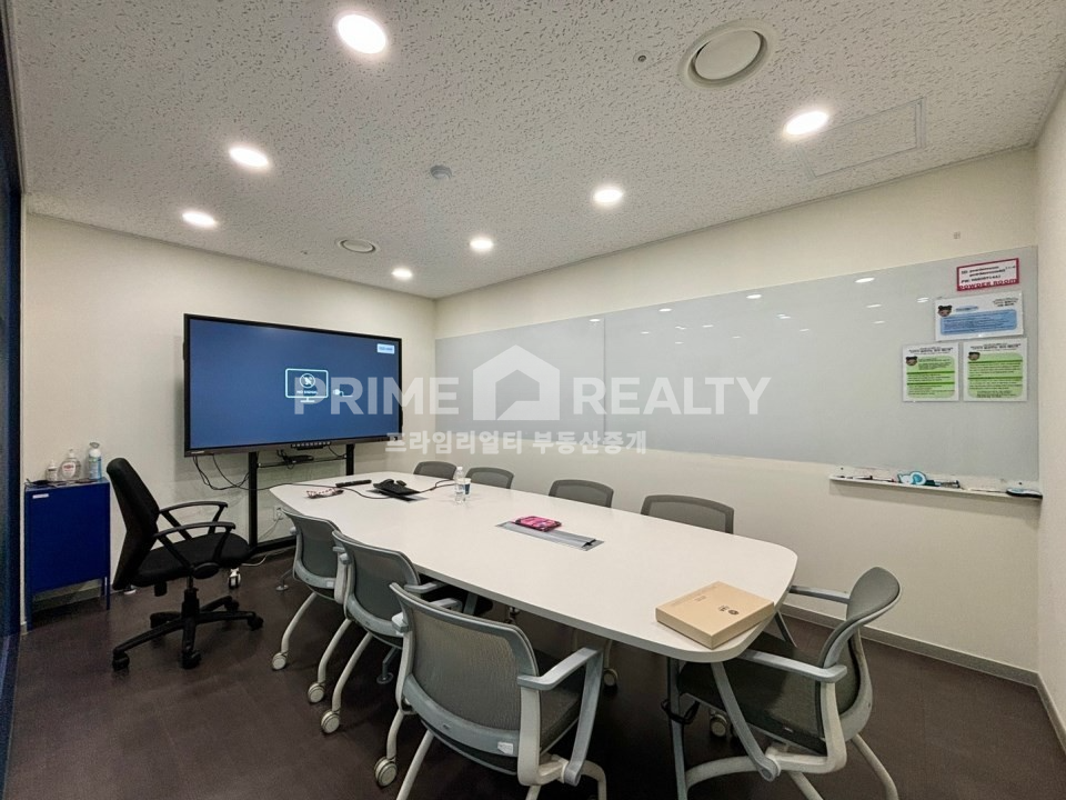 서울 강남구 신사동 신사동 대형 사무실 임대 │ 대로변 특급 인테리어 │ 전용 220평 월세 매물번호 10216 사진 4