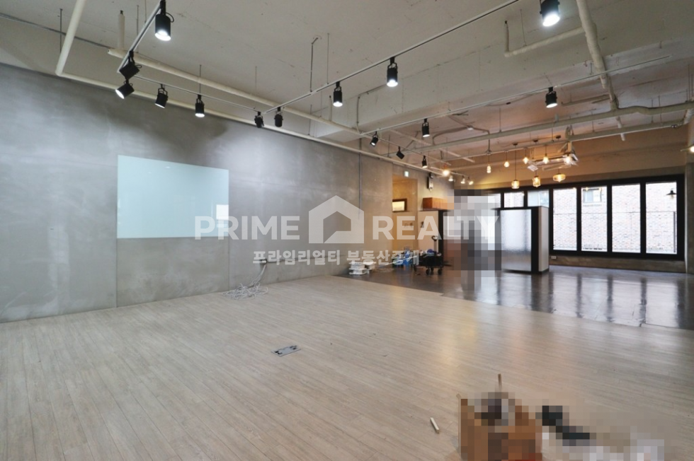 서울 강남구 논현동 강남구청역 사무실 임대│45평│A급 인테리어+테라스 월세 매물번호 10224 사진 5