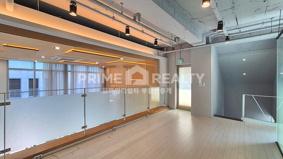 서울 강남구 논현동 강남구청역 사무실 임대 │ 복층 구조 + 테라스3 │ 전용90평 월세 매물번호 10226 사진 11