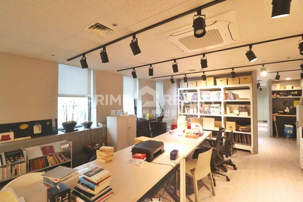 서울 강남구 신사동 압구정 사무실 임대 │ 대로변 고층 93평 │ 어학원 인테리어 무상 승계 가능│강남사무실임대 월세 매물번호 10351 사진 3