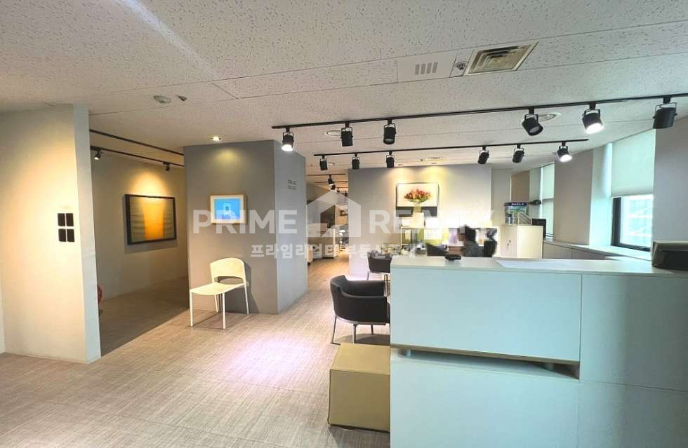서울 강남구 신사동 압구정 사무실 임대 │ 대로변 고층 93평 │ 어학원 인테리어 무상 승계 가능│강남사무실임대 월세 매물번호 10351 사진 5