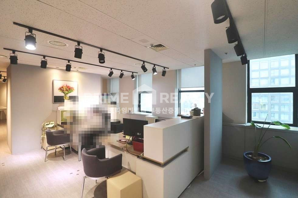 서울 강남구 신사동 압구정 사무실 임대 │ 대로변 고층 93평 │ 어학원 인테리어 무상 승계 가능│강남사무실임대 월세 매물번호 10351 사진 9