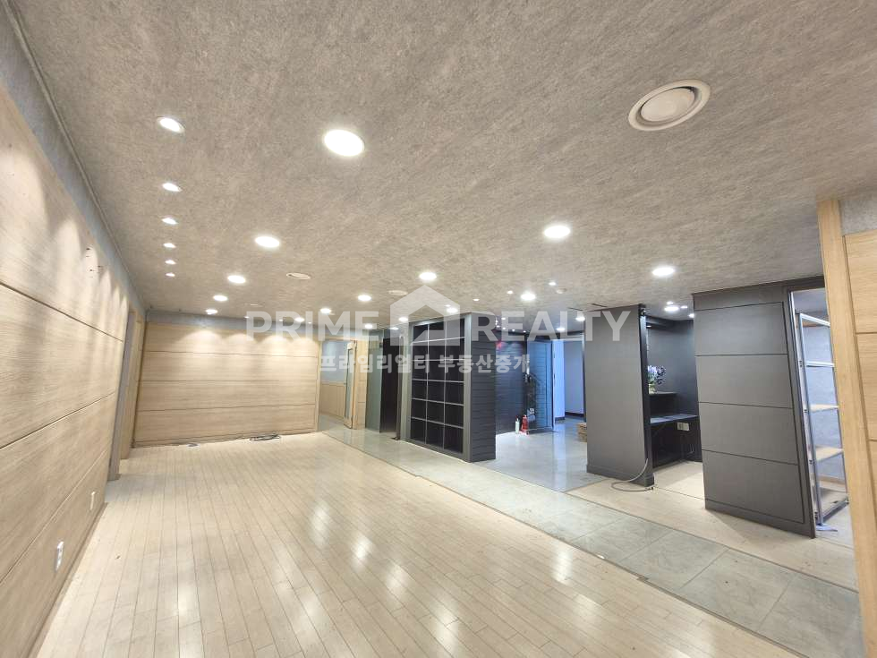서울 강남구 논현동 강남 논현동 학동역 도보 9분 – 우드톤 인테리어 사무실 / 룸 6개 구성 월세 매물번호 10063 사진 2
