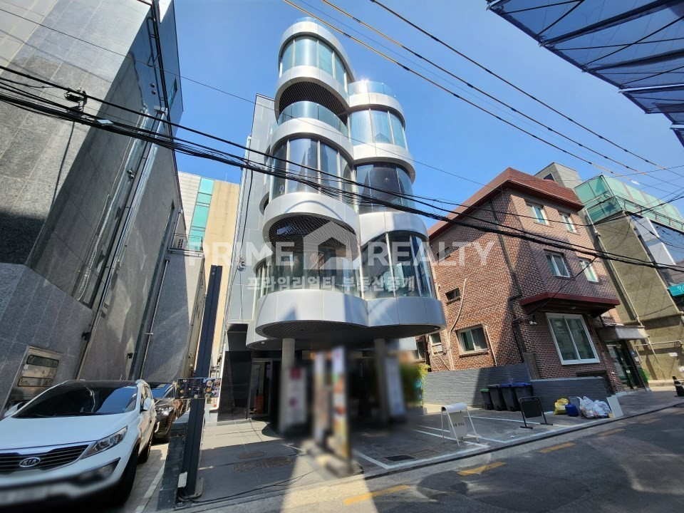 서울 강남구 신사동 신사동 사무실 임대 │ 신사역 도보권 │ 전용 24평 인테리어 무상인수 월세 매물번호 10202 사진 1