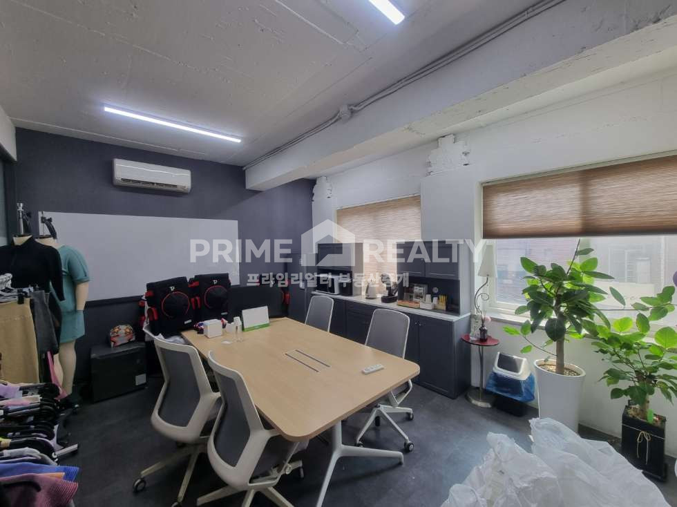 서울 강남구 신사동 압구정역 도보 7분 │ 전용 28평 │ 깔끔 인테리어 사무실 │ 즉시 입주 월세 매물번호 10426 사진 5