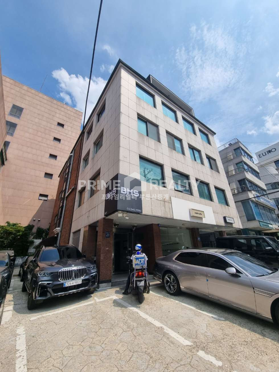 서울 강남구 신사동 압구정역 도보 7분 │ 전용 28평 │ 깔끔 인테리어 사무실 │ 즉시 입주 월세 매물번호 10426 사진 9