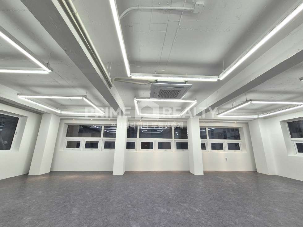 서울 강남구 논현동 논현동 사무실 임대 │ 노출천장 인테리어 │ 전용 34평│언주역 사무실 월세 매물번호 10131 사진 5