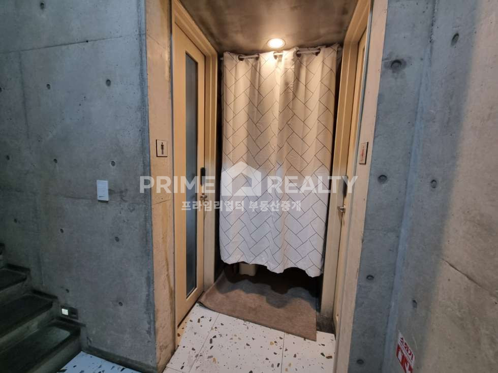 서울 강남구 논현동 강남구청역 도보 3분 4m 이상 층고 스튜디오 및 운동 업종 논현동사무실임대 월세 매물번호 10003 사진 9