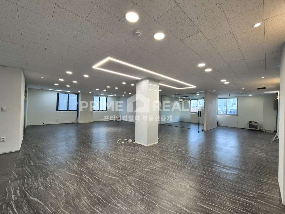 서울 강남구 논현동 3동 논현동 사무실 임대│논현역 도보 3분│대로변 가시성 우수 │전용 62평│강남사무실임대 월세 매물번호 10595 사진 2