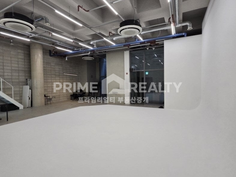서울 강남구 논현동 논현동 스튜디오 사무실 임대 │ 학동역 도보 5분 │ 층고 5M·썬큰·호리존 월세 매물번호 10607 사진 8