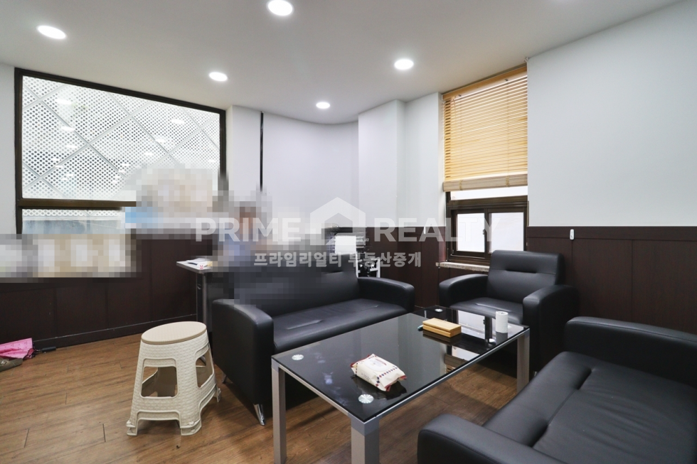 서울 강남구 논현동 강남구청역 사무실 임대│룸2+홀 구조│채광 좋은 깔끔 사무실 월세 매물번호 10186 사진 5