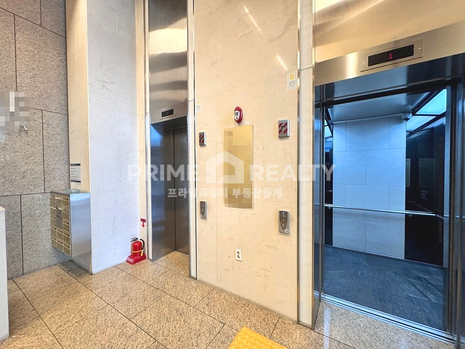 서울 강남구 논현동 주건축물제1동 논현동 사무실 임대 │ 선정릉역 도보 1분 │ 트렌디한 인테리어 │ 전용 47평│강남사무실임대 월세 매물번호 10232 사진 10