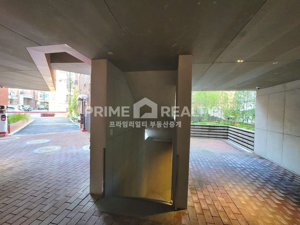 서울 강남구 논현동 논현동 스튜디오 임대 │ 학동역 더블역세권 │ 층고 6.1m │ 전용 80평│강남스튜디오임대│강남사무실임대 월세 매물번호 10527 사진 12