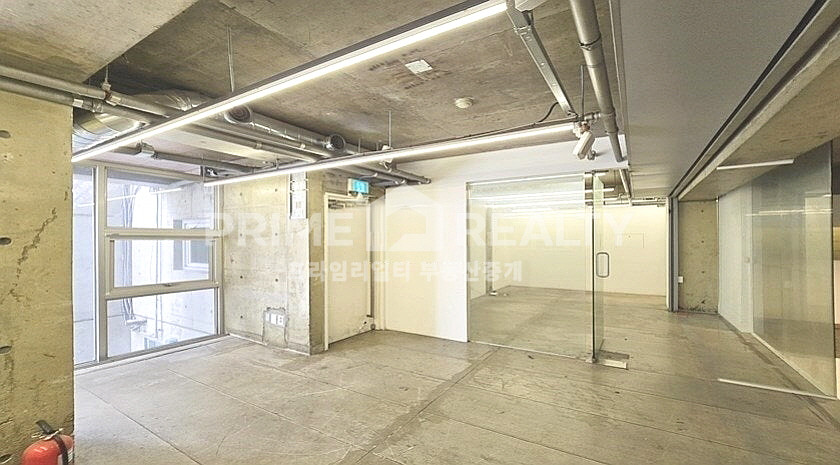 서울 강남구 논현동 논현동 사무실 임대 │ 학동역 도보 10분 │ 층고5M 스튜디오 맞춤 │ 전용 95평│강남스튜디오임대│강남사무실임대 월세 매물번호 10480 사진 2