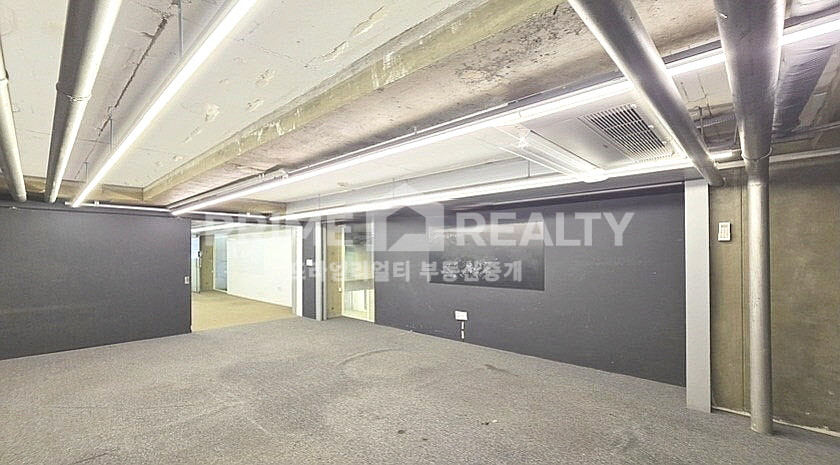서울 강남구 논현동 논현동 사무실 임대 │ 학동역 도보 10분 │ 층고5M 스튜디오 맞춤 │ 전용 95평│강남스튜디오임대│강남사무실임대 월세 매물번호 10480 사진 10