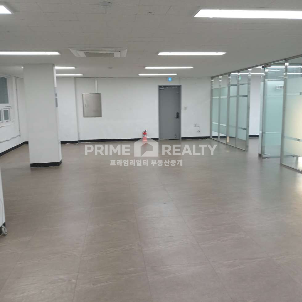 서울 강남구 역삼동 역삼동 사무실 임대 │ 역삼역 도보 4분 │ 룸3+홀 구조 │ 전용 54평│강남사무실임대 월세 매물번호 10474 사진 1