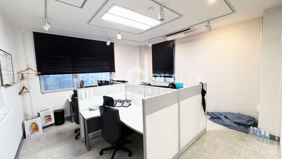 서울 강남구 역삼동 역삼동 사무실 임대 │ 르네상스호텔사거리 대로변 │ 인테리어 인수 가능 │ 전용 50평│강남사무실임대 월세 매물번호 10468 사진 5