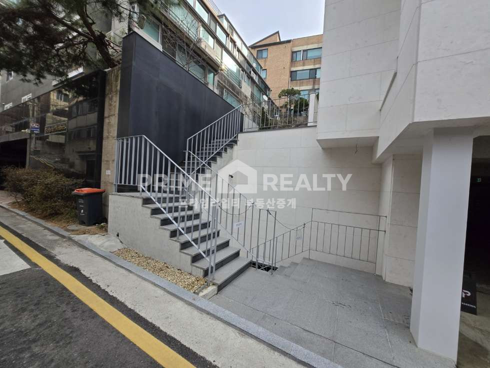서울 강남구 논현동 강남 논현동 통임대 │ 역세권·층고좋음 │ 신축 첫입주 │ 연면 약 315평│강남사옥임대│강남통임대│강남사무실임대강남사무실임대 월세 매물번호 10418 사진 13