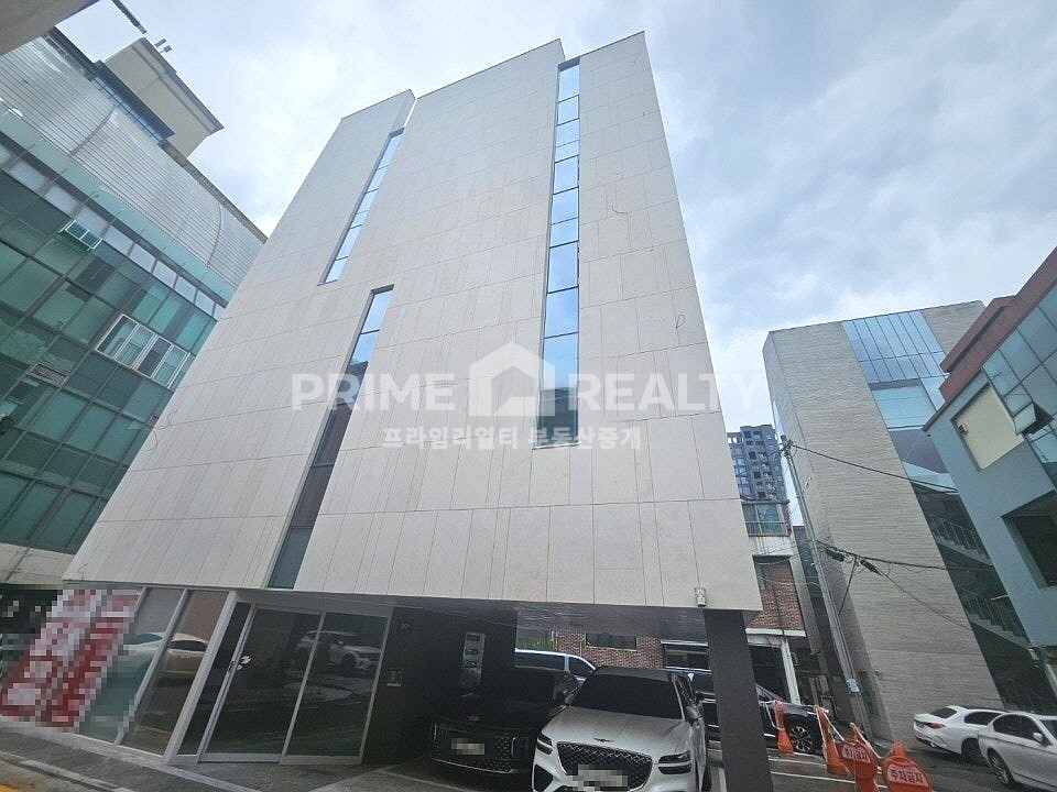 서울 강남구 논현동 논현동 사옥 임대 │ 학동역 도보 8분 │ 기둥 없는 반듯한 구조 │ 전용 160평 │강남사옥임대│강남통임대│강남사무실임대 월세 매물번호 10412 사진 1