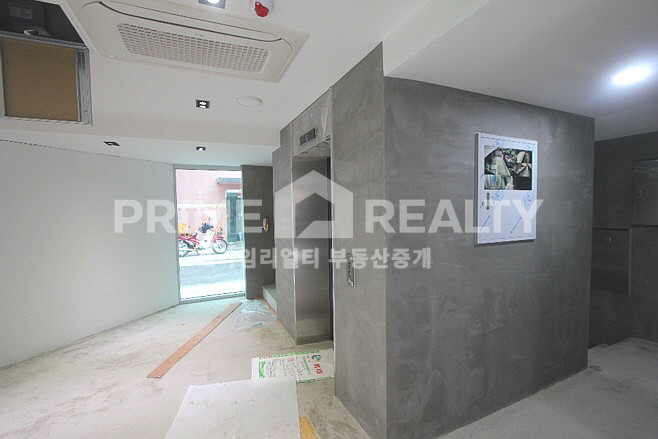 서울 강남구 논현동 논현동 사옥 임대 │ 학동역 도보 8분 │ 기둥 없는 반듯한 구조 │ 전용 160평 │강남사옥임대│강남통임대│강남사무실임대 월세 매물번호 10412 사진 2
