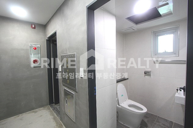 서울 강남구 논현동 논현동 사옥 임대 │ 학동역 도보 8분 │ 기둥 없는 반듯한 구조 │ 전용 160평 │강남사옥임대│강남통임대│강남사무실임대 월세 매물번호 10412 사진 5