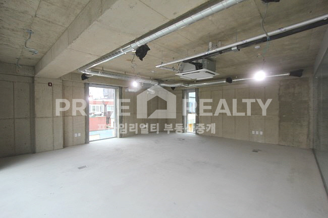 서울 강남구 논현동 논현동 사옥 임대 │ 학동역 도보 8분 │ 기둥 없는 반듯한 구조 │ 전용 160평 │강남사옥임대│강남통임대│강남사무실임대 월세 매물번호 10412 사진 6