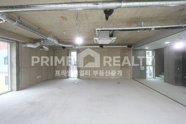서울 강남구 논현동 논현동 사옥 임대 │ 학동역 도보 8분 │ 기둥 없는 반듯한 구조 │ 전용 160평 │강남사옥임대│강남통임대│강남사무실임대 월세 매물번호 10412 사진 7