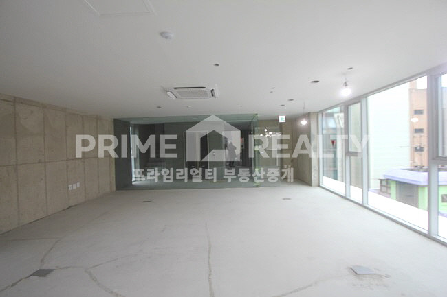 서울 강남구 논현동 논현동 사옥 임대 │ 학동역 도보 8분 │ 기둥 없는 반듯한 구조 │ 전용 160평 │강남사옥임대│강남통임대│강남사무실임대 월세 매물번호 10412 사진 11