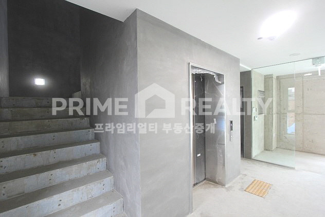 서울 강남구 논현동 논현동 사옥 임대 │ 학동역 도보 8분 │ 기둥 없는 반듯한 구조 │ 전용 160평 │강남사옥임대│강남통임대│강남사무실임대 월세 매물번호 10412 사진 13