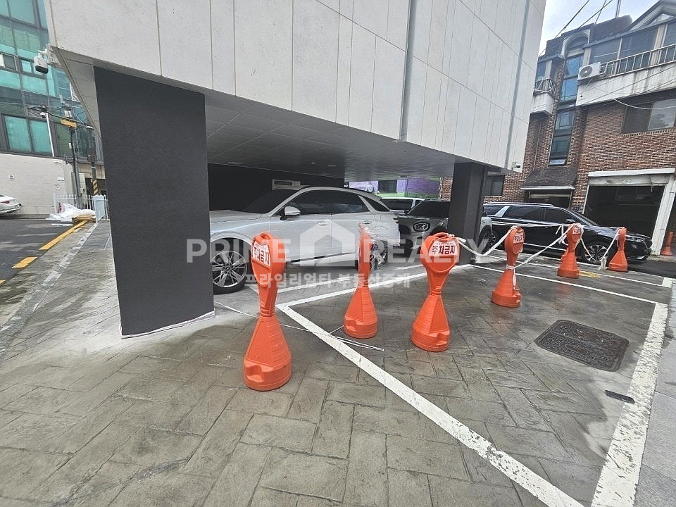 서울 강남구 논현동 논현동 사옥 임대 │ 학동역 도보 8분 │ 기둥 없는 반듯한 구조 │ 전용 160평 │강남사옥임대│강남통임대│강남사무실임대 월세 매물번호 10412 사진 14