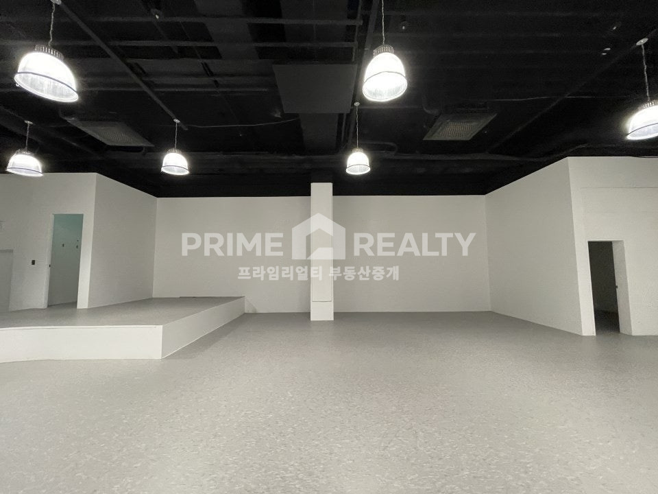 서울 강남구 논현동 강남구청역 스튜디오임대 │ 지하 층고 5M│ 즉시입주 │ 전용 80평 │강남스튜디오임대│강남사무실임대 월세 매물번호 10405 사진 2
