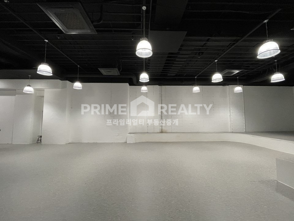 서울 강남구 논현동 강남구청역 스튜디오임대 │ 지하 층고 5M│ 즉시입주 │ 전용 80평 │강남스튜디오임대│강남사무실임대 월세 매물번호 10405 사진 4