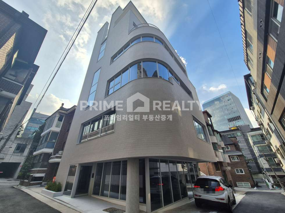 서울 강남구 논현동 신사역 도보3분│도산대로 사무실 임대 │ 전용 8평 소형오피스 │ 층고 4.5M + 테라스 │ 신축 첫입주│강남사무실임대 월세 매물번호 10400 사진 10