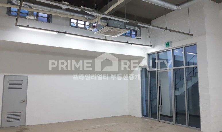서울 강남구 청담동 청담동 스튜디오 임대 │ 강남구청역 도보 2분 │ 층고 5M 유니크 구조 │ 전용 약 30평│강남스튜디오임대│강남사무실임대 월세 매물번호 10382 사진 3