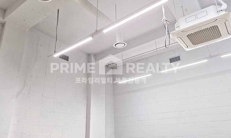 서울 강남구 청담동 청담동 스튜디오 임대 │ 강남구청역 도보 2분 │ 층고 5M 유니크 구조 │ 전용 약 30평│강남스튜디오임대│강남사무실임대 월세 매물번호 10382 사진 7