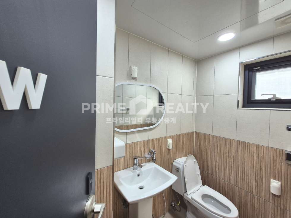 서울 강남구 신사동 신사동 사무실 임대 │ 가로수길 인근 디자인 사옥 │ 천장형 냉난방기 완비 │ 전용 36평│강남사무실임대 월세 매물번호 10371 사진 14