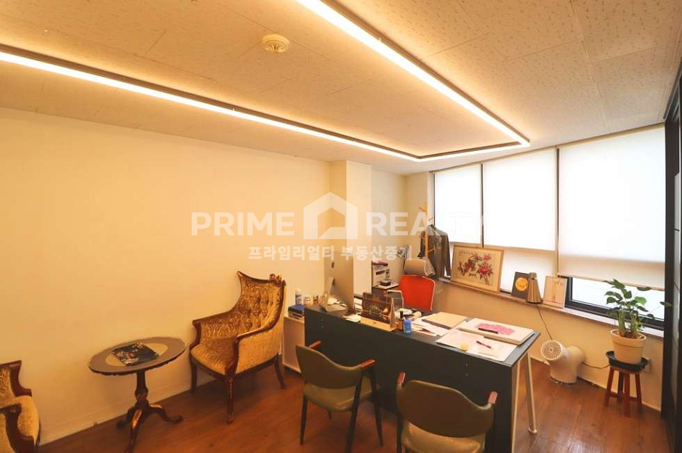 서울 강남구 신사동 강남 압구정 사무실 임대 │ 도보 3분 초역세권 │ 전용 22평 │ A급 인테리어 무권리│강남사무실임대 월세 매물번호 10353 사진 4