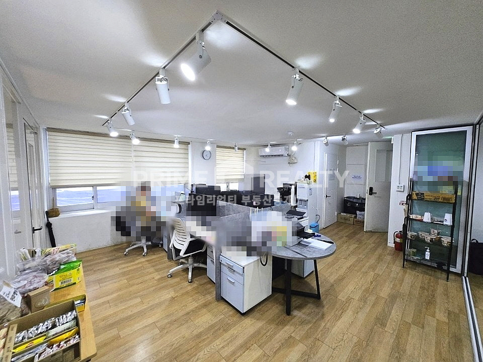 서울 강남구 신사동 00동 신사동 사무실 임대 │ 전용 35평 │ 깔끔 인테리어 │ 가성비 우수│강남사무실임대 월세 매물번호 10349 사진 2
