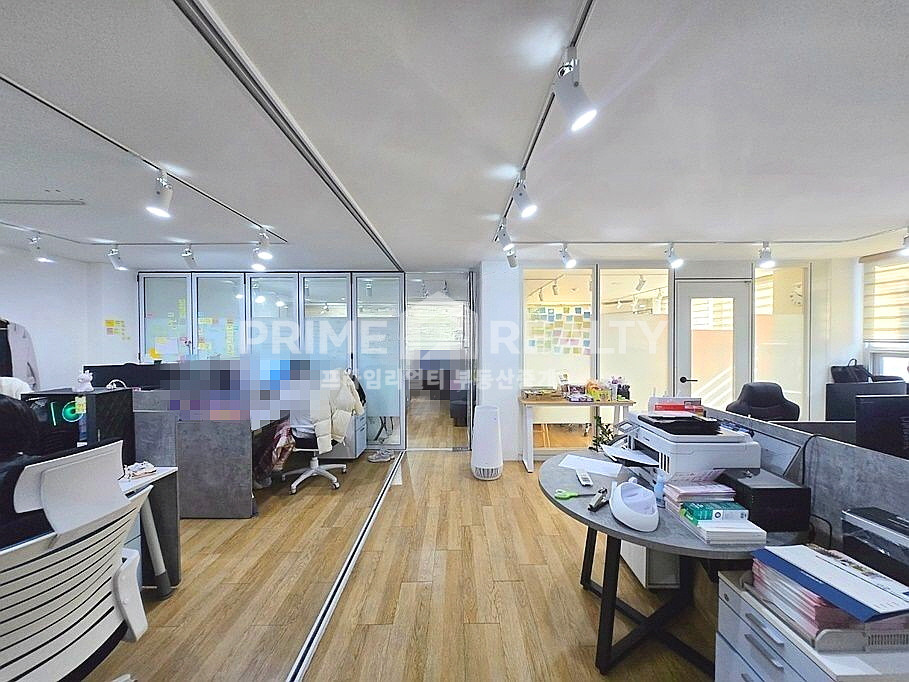 서울 강남구 신사동 00동 신사동 사무실 임대 │ 전용 35평 │ 깔끔 인테리어 │ 가성비 우수│강남사무실임대 월세 매물번호 10349 사진 3