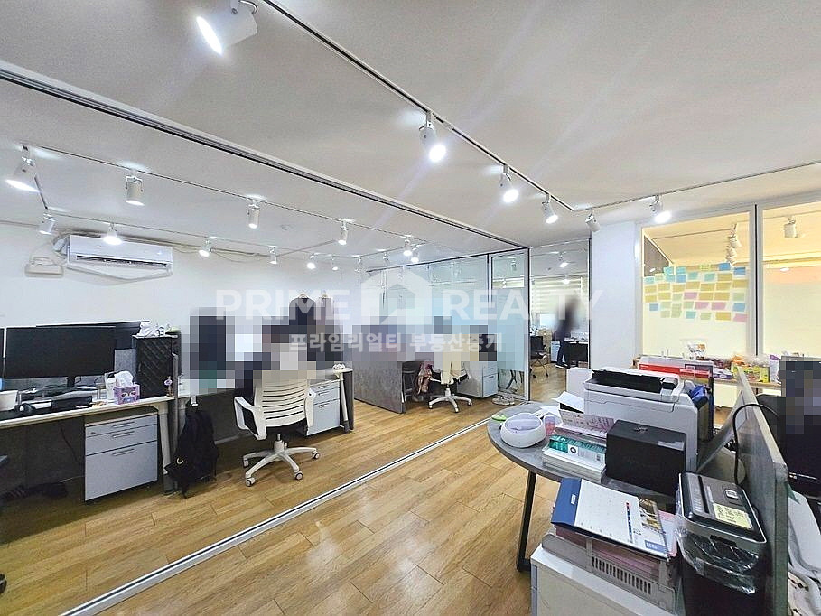서울 강남구 신사동 00동 신사동 사무실 임대 │ 전용 35평 │ 깔끔 인테리어 │ 가성비 우수│강남사무실임대 월세 매물번호 10349 사진 4