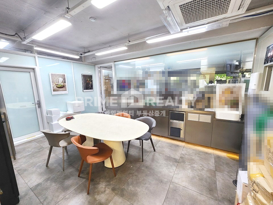 서울 강남구 신사동 압구정 사무실 임대 │ 2층 단독 전용 60평 │ CEO룸 포함 공간구성 우수│강남사무실임대 월세 매물번호 10348 사진 5