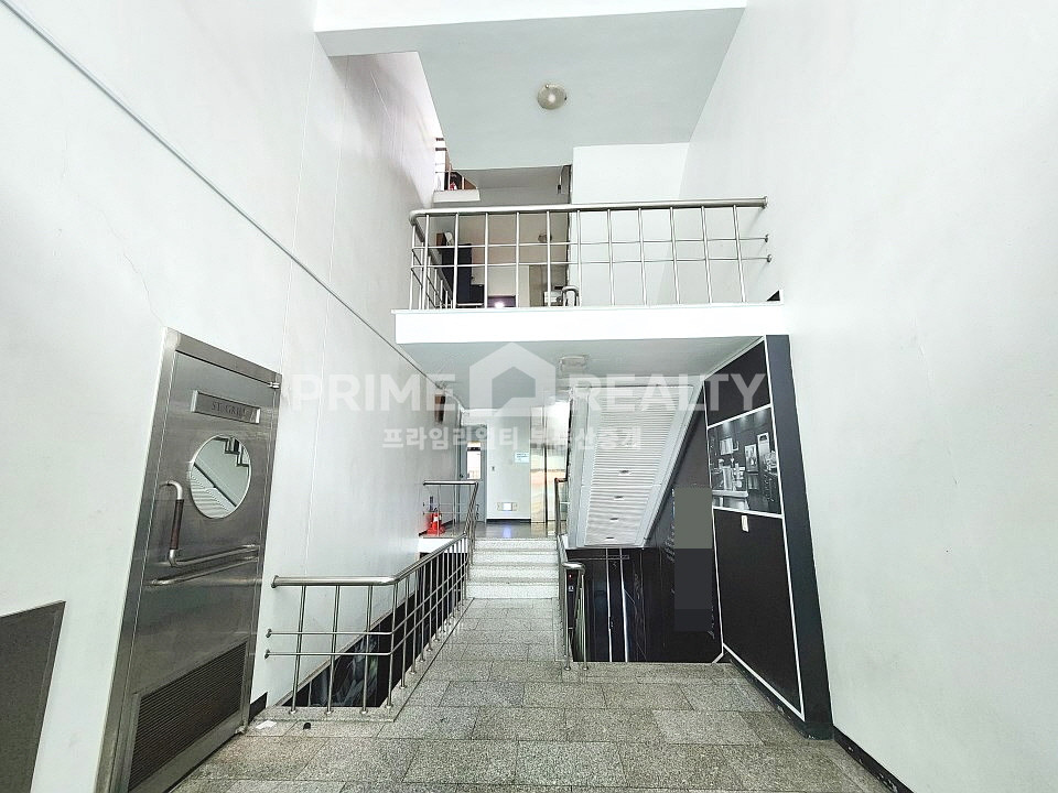 서울 강남구 신사동 압구정 사무실 임대 │ 2층 단독 전용 60평 │ CEO룸 포함 공간구성 우수│강남사무실임대 월세 매물번호 10348 사진 10