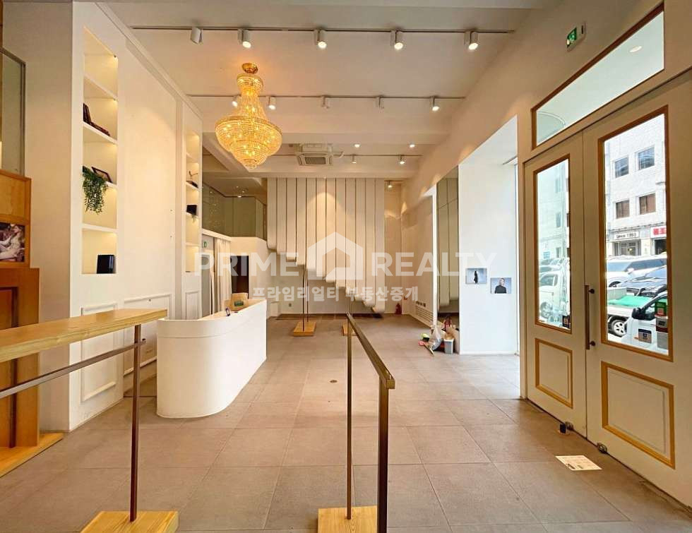 서울 강남구 신사동 신사동 상가임대 │ 세로수길 초입 │ 복층 구조 │ 전용 64평│강남상가임대│강남사무실임대 월세 매물번호 10284 사진 1