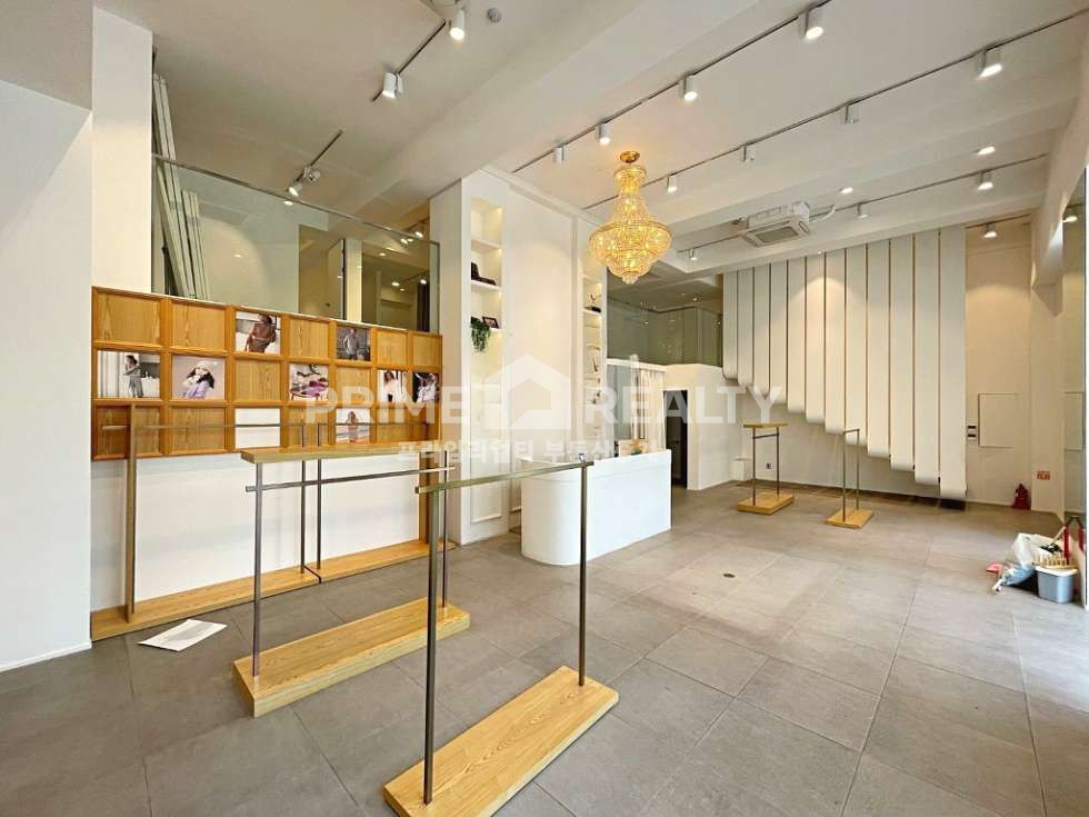 서울 강남구 신사동 신사동 상가임대 │ 세로수길 초입 │ 복층 구조 │ 전용 64평│강남상가임대│강남사무실임대 월세 매물번호 10284 사진 5