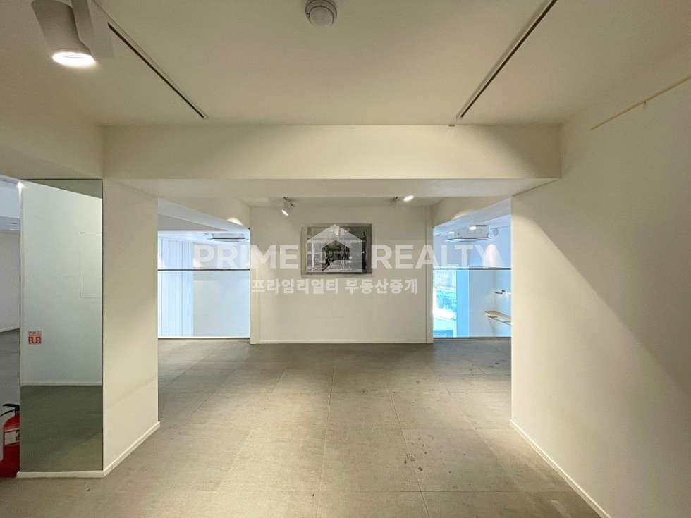 서울 강남구 신사동 신사동 상가임대 │ 세로수길 초입 │ 복층 구조 │ 전용 64평│강남상가임대│강남사무실임대 월세 매물번호 10284 사진 7