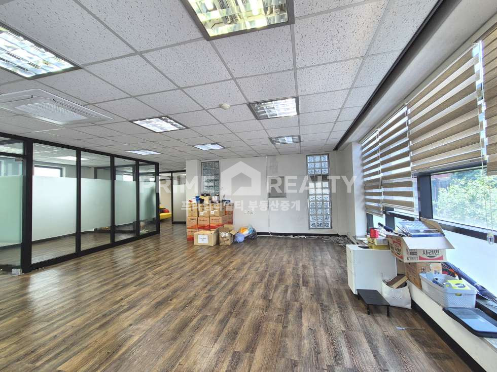 서울 강남구 신사동 신사동 사무실 임대 │ 신사역 도보 3분 │ 깔끔한 인테리어│전용 34평│강남사무실임대 월세 매물번호 10276 사진 2
