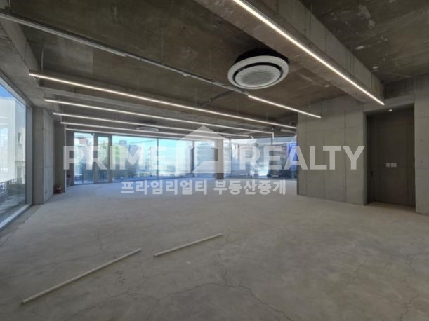 서울 강남구 역삼동 역삼동 사옥 임대 │ 언주역 도보 4분 │ 디자인 외관 + 층고 높은 개방감 │ 연면 262평│강남사옥임대│강남통임대│강남사무실임대 월세 매물번호 10266 사진 12
