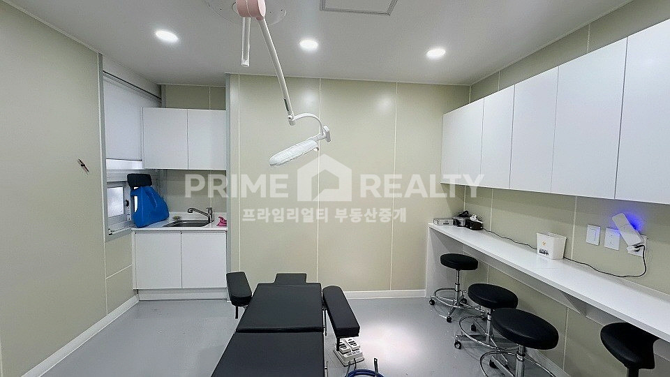 서울 강남구 논현동 학동역 병원 임대 │ 초역세권 │ 대로변 S급인테리어 │전용44평│강남사무실임대 월세 매물번호 10250 사진 9